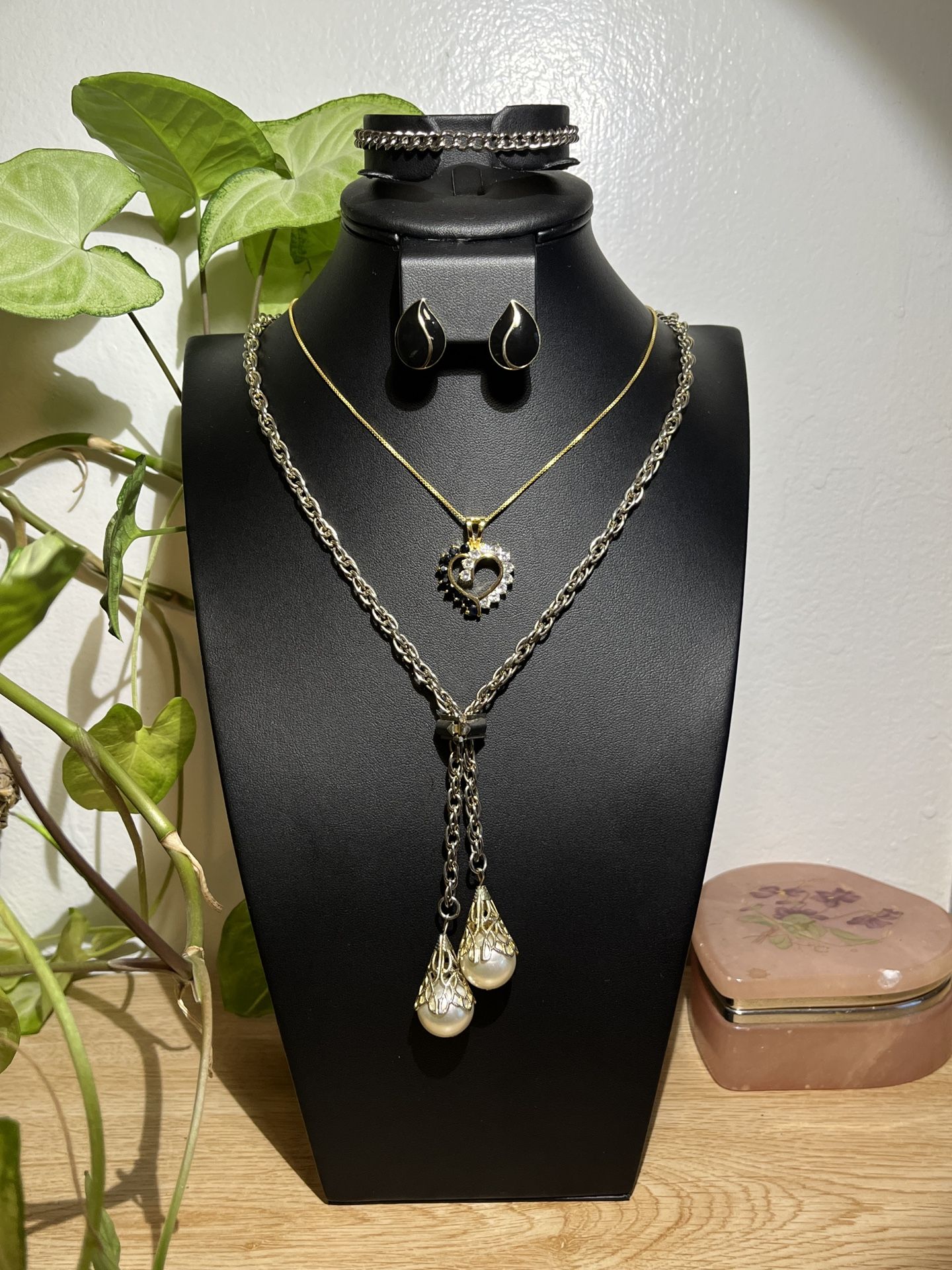 4- piece jewelry set