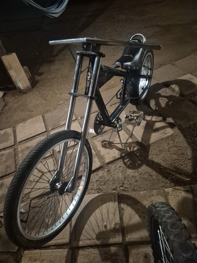 Schwinn Stingray Chopper Bike
