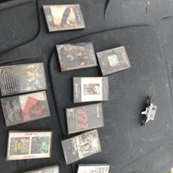 80s music tapes billy idol,Gogol goo dolls,the doors,Beatles,London calling