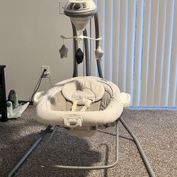 Graco Soothing Baby Swing 