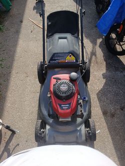 "COMMERCIAL" - Honda Poulan Easy Start (GCV-160) & x3 String Trimmer Bundle.