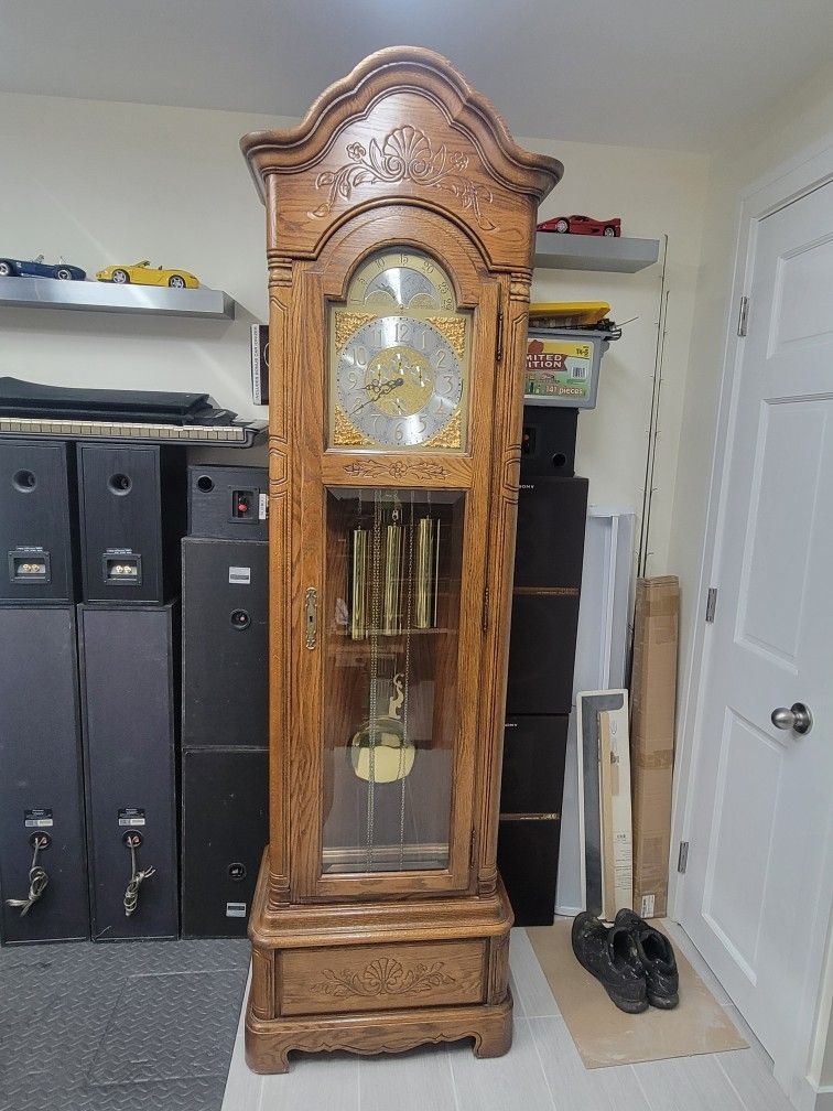 Howard Miller grandfather clock GC