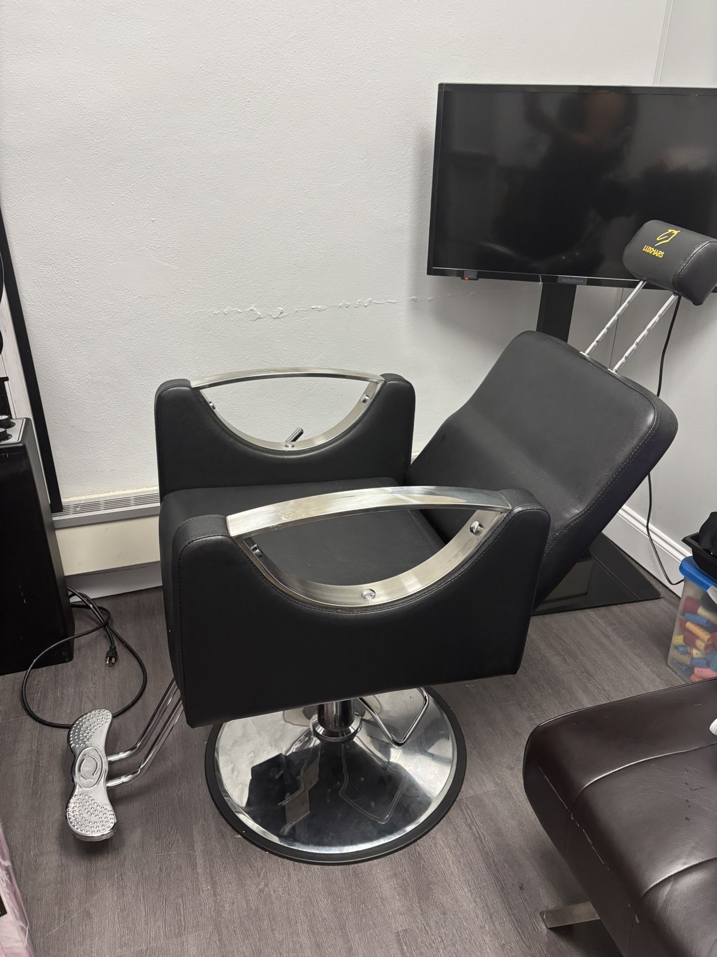 Salon Chair