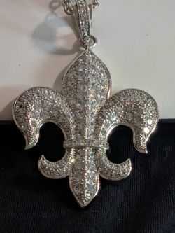 Sparkly Rhinestone Fleur De Lis Necklace