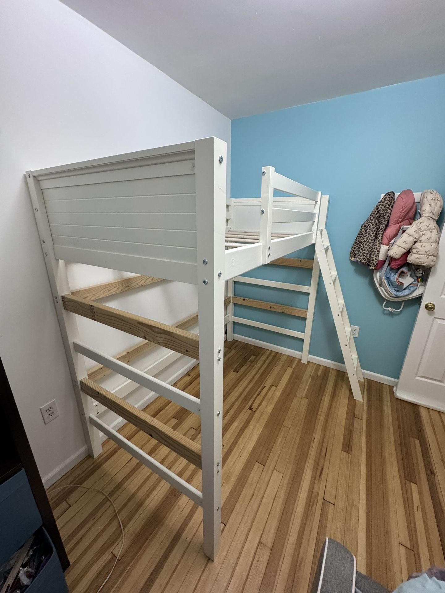 Twin loft Bed