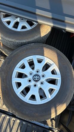 Toyota OEM Wheels with Toyo Tires 245/70R/17
