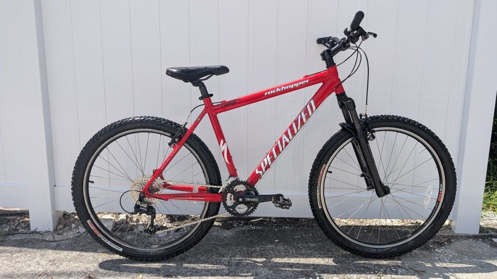 🚵 Specialized Rockhopper Mountain Bike – Like New!
