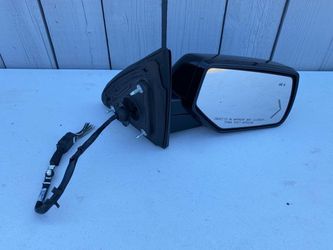 2015-2020 Chevrolet Tahoe Suburban Cadillac escalade Right Side Mirror Oem