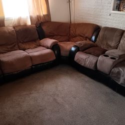 Couches , 4 RECLINERS