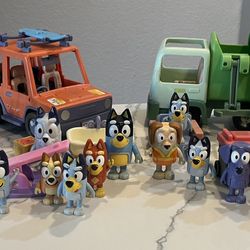 Disney Lot Over 30 Pieces Bluey Figures With 2 Vehicles 
