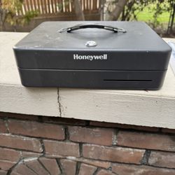 Honeywell Small Safe 