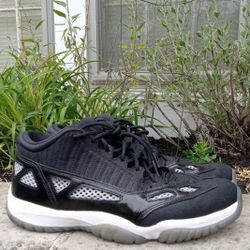 Jordan 11 Low Black And White Canvas Size 11