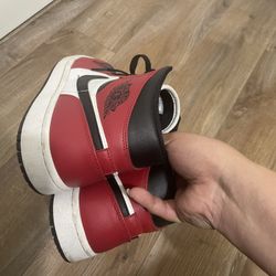 Jordan 1 Mid