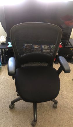 GREAT PROFESSIONAL OFFICE CHAIR (FULLY LOADED)