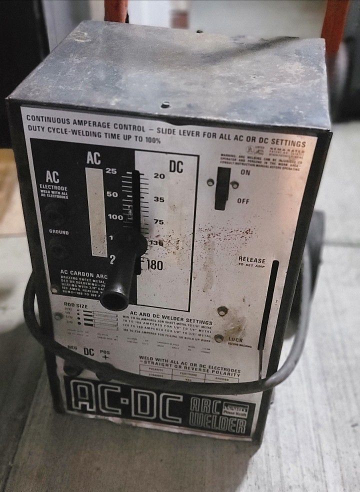 AC / DC WELDER 200 AMPS