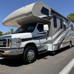2016 Thor four winds 28Z Low Miles One Owner