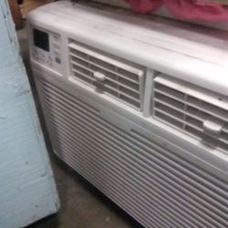Ac/Heater Wall Unit $99. Obo