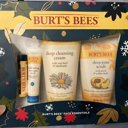 Brand New In Box Burt’s Bees Face Essentials Collection Gift Box 