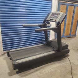 Life Fitness 95Ti Treadmill Local Delivery Available 