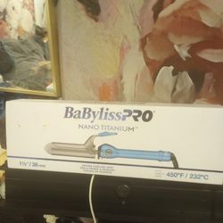 BabylissPRO Nano Titanium 1 1/2" Spring Curling Iron