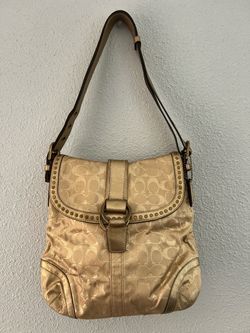 Coach gold & tan shoulder bag with repeating beige C logo pattern #luxury #designer