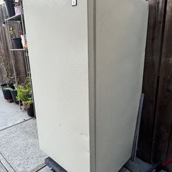 Upright Freezer KENMORE 9