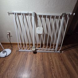 👶 Baby Gate 31 To 46 Inches Wide 