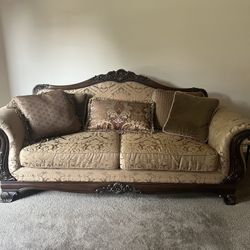 Beautiful Sofa In Great Condition $400/obo