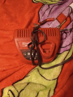 12 Volt Milwaukee Charger