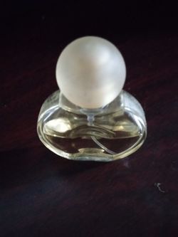 Forever Elizabeth perfume. $5.00 OBO.