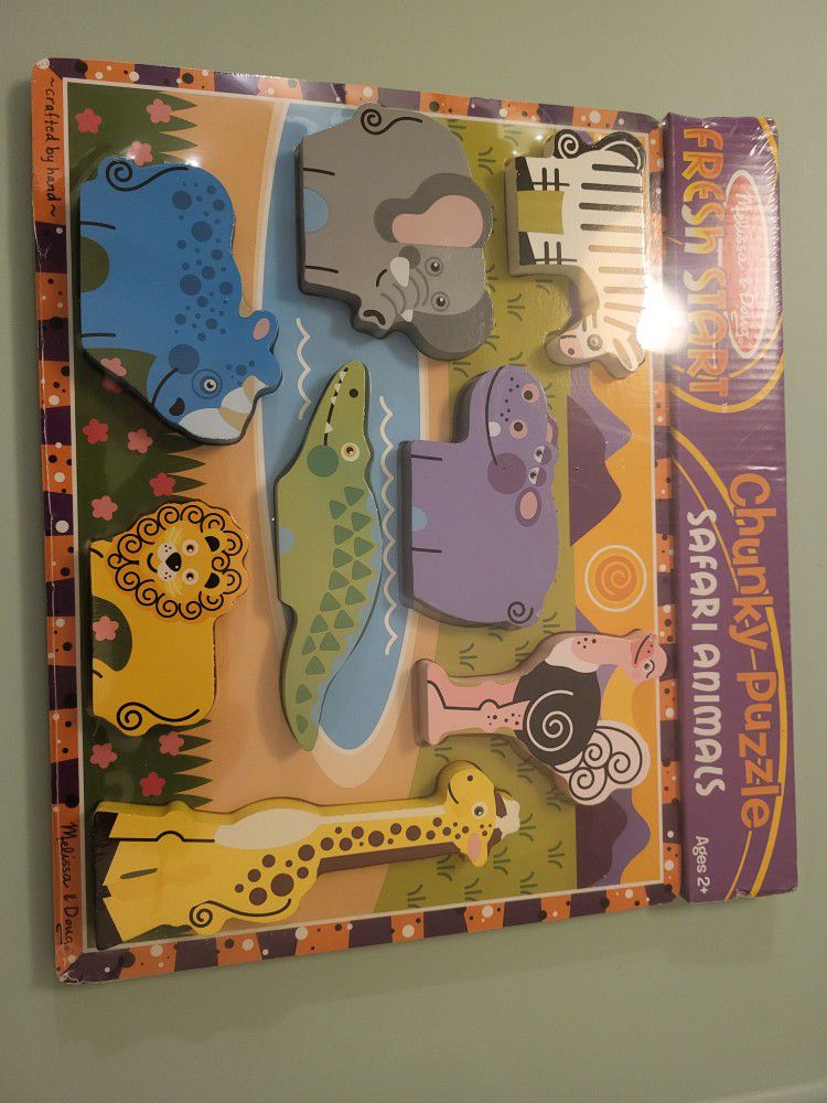 Melissa & Dog Safari Animals puzzle.