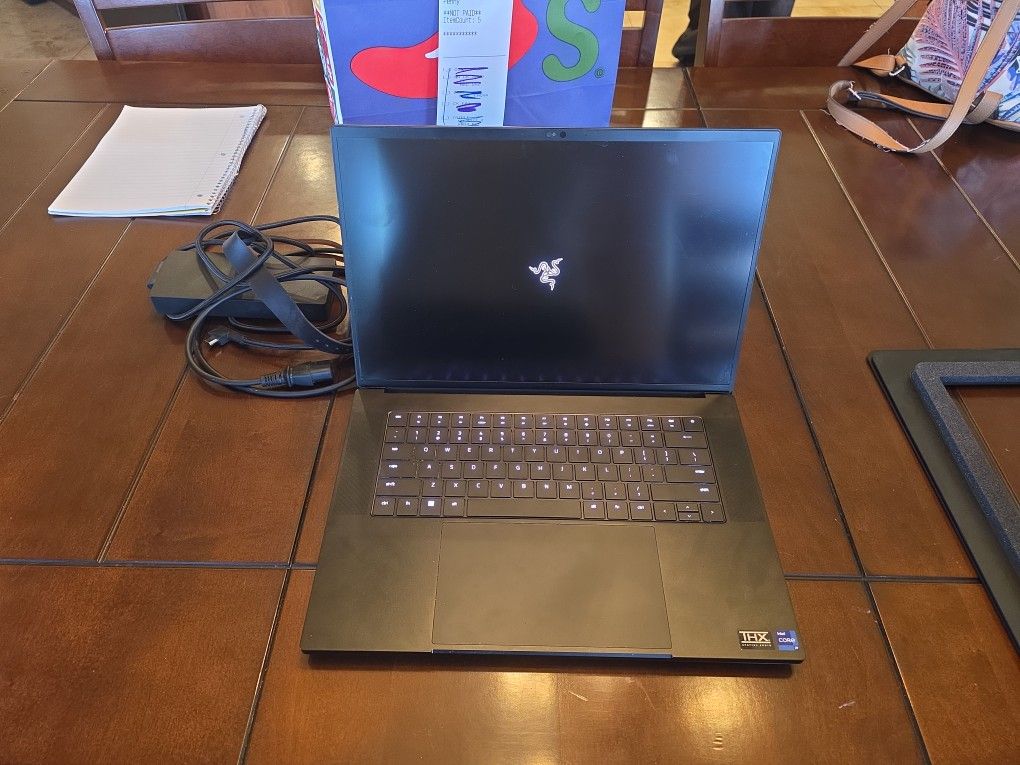 Razer Blade 16 w/ RTX 4090, 13th Gen Intel Core i9-13950HX, 32 GB of RAM, 2 TB SSD