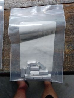 https://offerup.com/redirect/?o=VmV4cm9ib3RpY3MuY29t 13 bags each holds 10 count