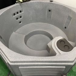 Refurbished 6 Person Tuff Spa