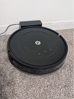 ✨ Roomba Combo Robot Vacuum + Mop 🧼🤖 (Like New – Only Used 3x!)