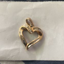 10k Gold Pendant With Diamonds 