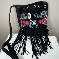 New - Embroidered Floral Fringe Bucket Bag - Forever 21 Small Black Purse With Bag With Flowers
