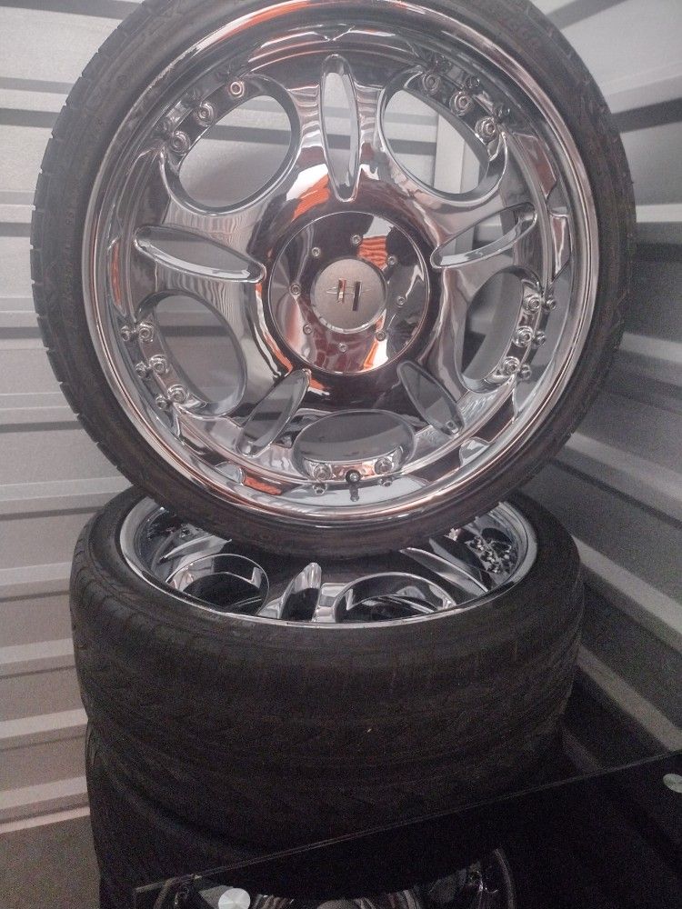 Buttoned up 20in Chrome Helo Spec Rims & Tires.