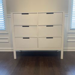 White Small 6-Drawer Dresser