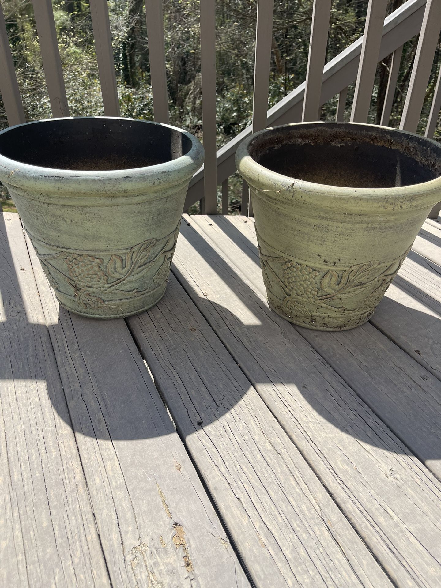 SET Of 2 - Garden 🪴 Planter Pots - USED