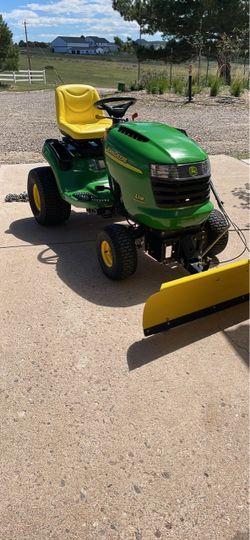 John Deere L118 Riding Mower with Snow Plow