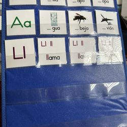 Lakeshore Desktop Tabletop Pocket Chart, Double-Side Pocket Chart with Spanish Alphabet 