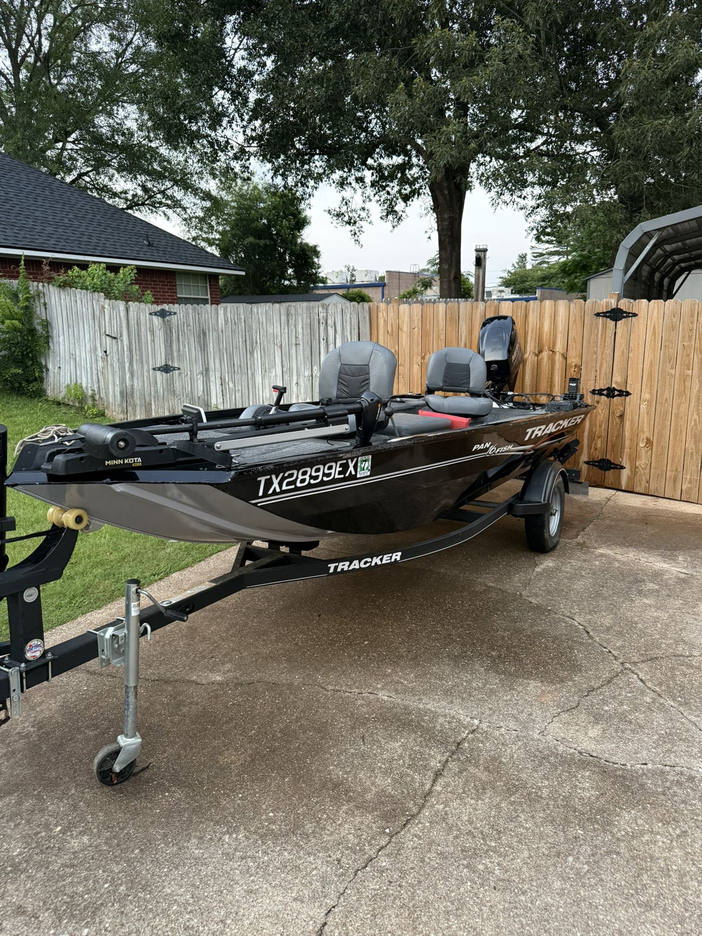 2019 Tracker Panfish 16