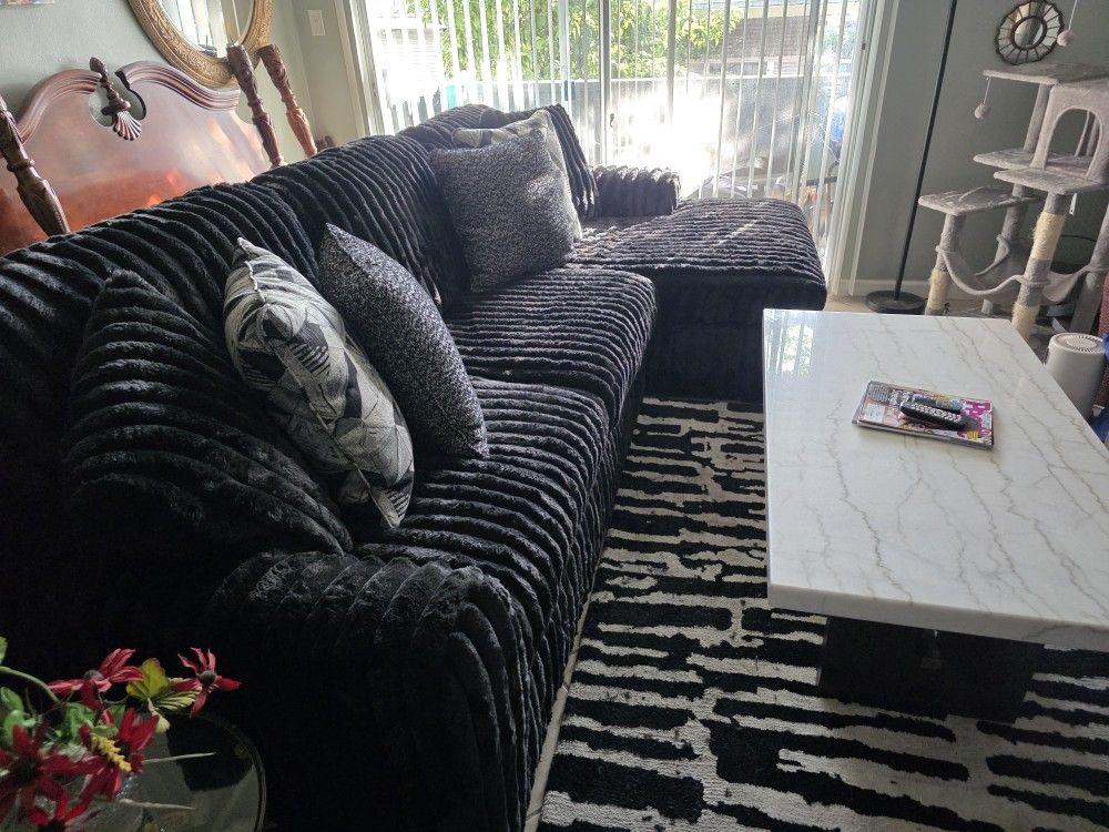 Oversized Couch With Chaise