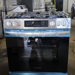 NEW FRIGIDAIRE GAS RANGE SLIDE IN STAINLESS STEEL 