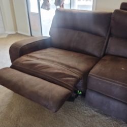 Ashley Sectional Sofa (DELIVERY AVAILABLE)