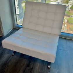 Barcelona White Lounge/Accent Chair