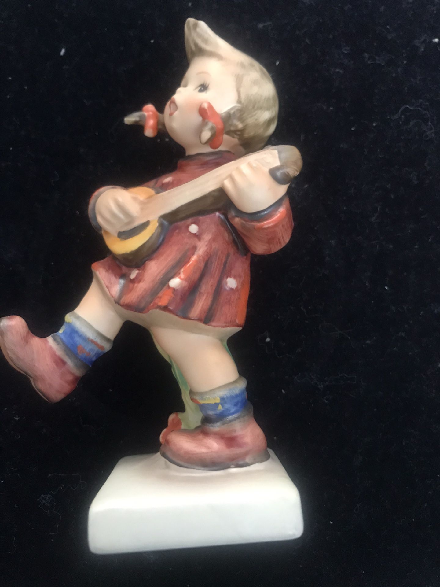 Hummel #86 Figurine Musician 🌏