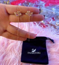 New 18k rose gold plated comes with bag