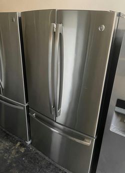 Deal: GE Stainless French Door Fridge – Bottom Freezer, LED